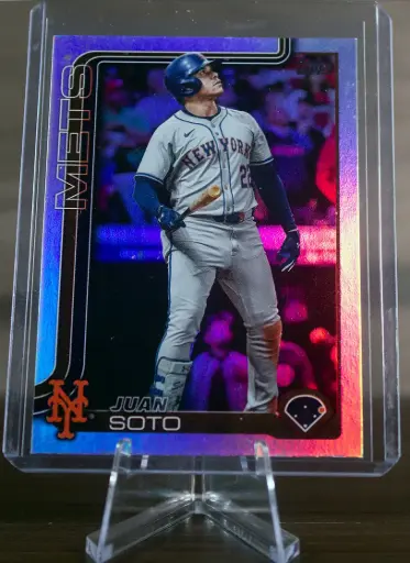 Juan Soto 2025 Topps Series 2 Rainbow Foil